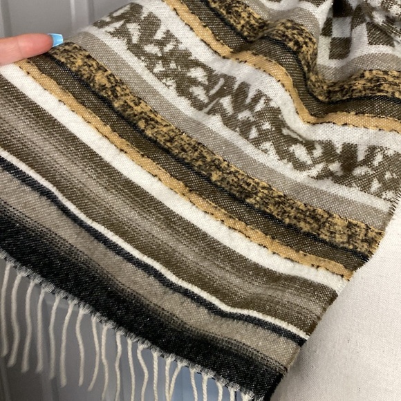 Leopard Cheetah Print Fringe Western Soft Scarf - Picture 3 of 4